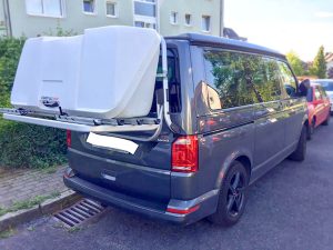 Danke Alex für das Foto Deiner Box-Befestigung mittels Querstange am Heckträger