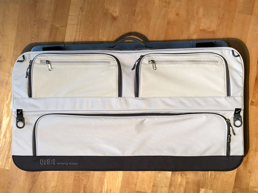 QUBIQ Fenstertasche mit praktischer Unterteilung